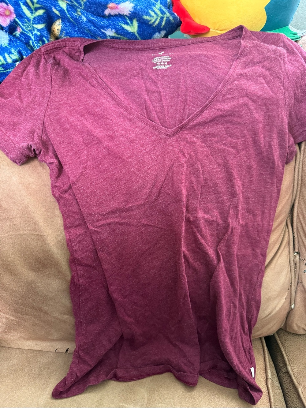 American Eagle Outfitters Women's V-Neck Short Sleeve Tee - Burgundy